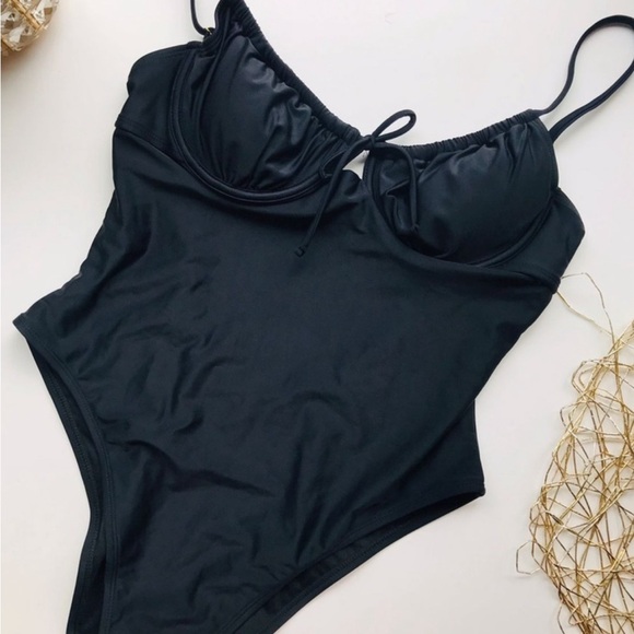 XL 12-14 *New* xhilaration Women’s one piece Black Swimsuit - Picture 2 of 3